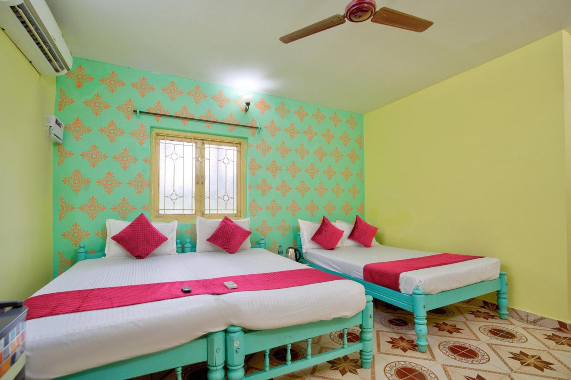 Oceanic Pearl Beach Guest House Calangute Exterior photo
